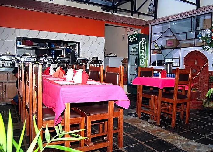 Bubo Himalaya Hotel 2*