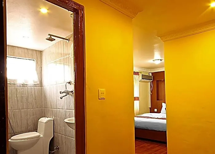 Bubo Himalaya Hotel 2*